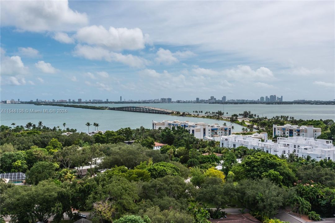 Recently Rented: $3,950 (2 beds, 2 baths, 1060 Square Feet)