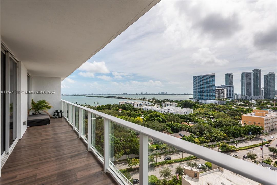 Recently Rented: $3,950 (2 beds, 2 baths, 1060 Square Feet)