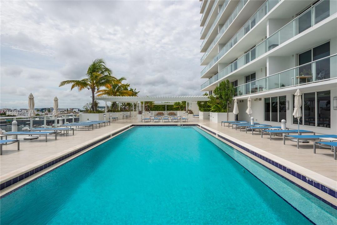 Recently Rented: $3,950 (2 beds, 2 baths, 1060 Square Feet)