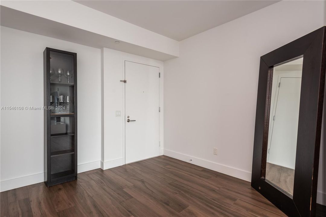 Recently Rented: $3,950 (2 beds, 2 baths, 1060 Square Feet)