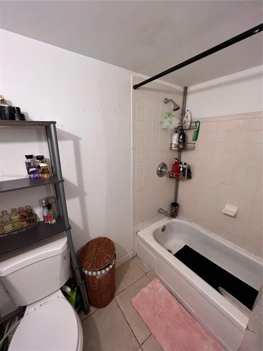 最近租的: $1,900 (2 贝兹, 1 浴室, 1075 平方英尺)