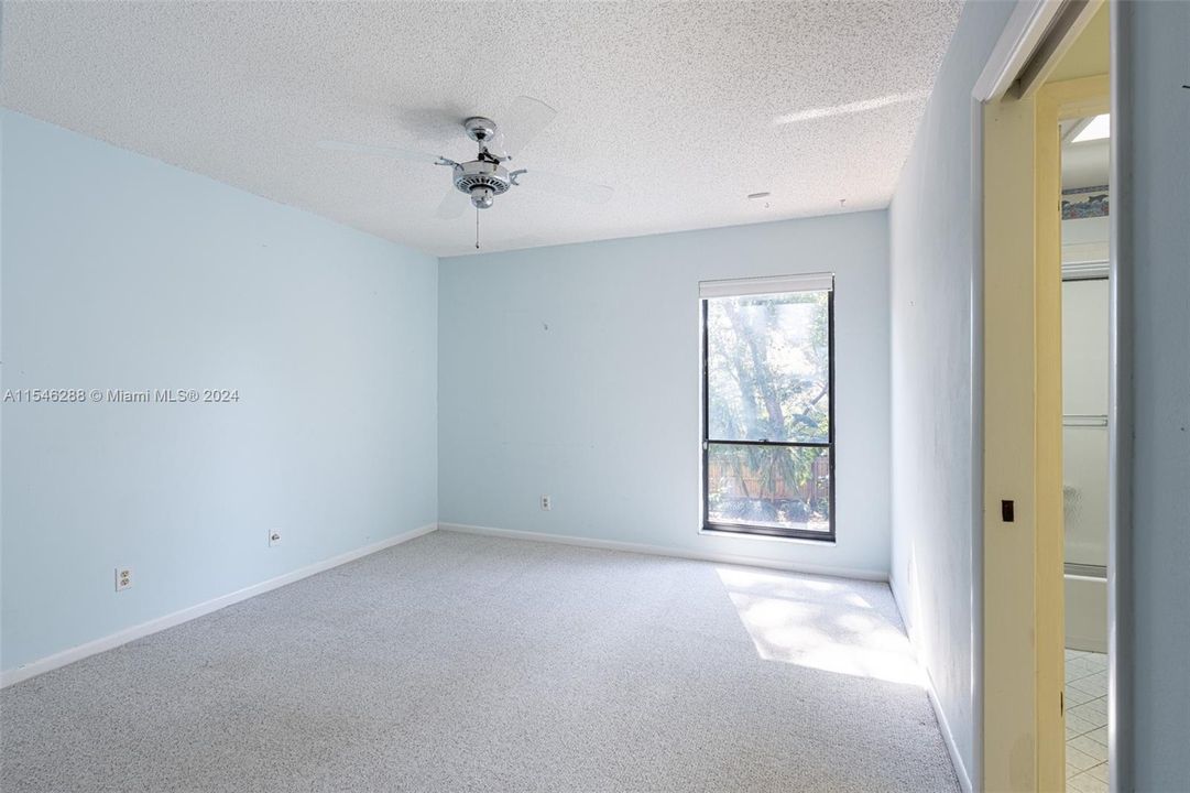 最近售出: $1,595,000 (5 贝兹, 3 浴室, 0 平方英尺)