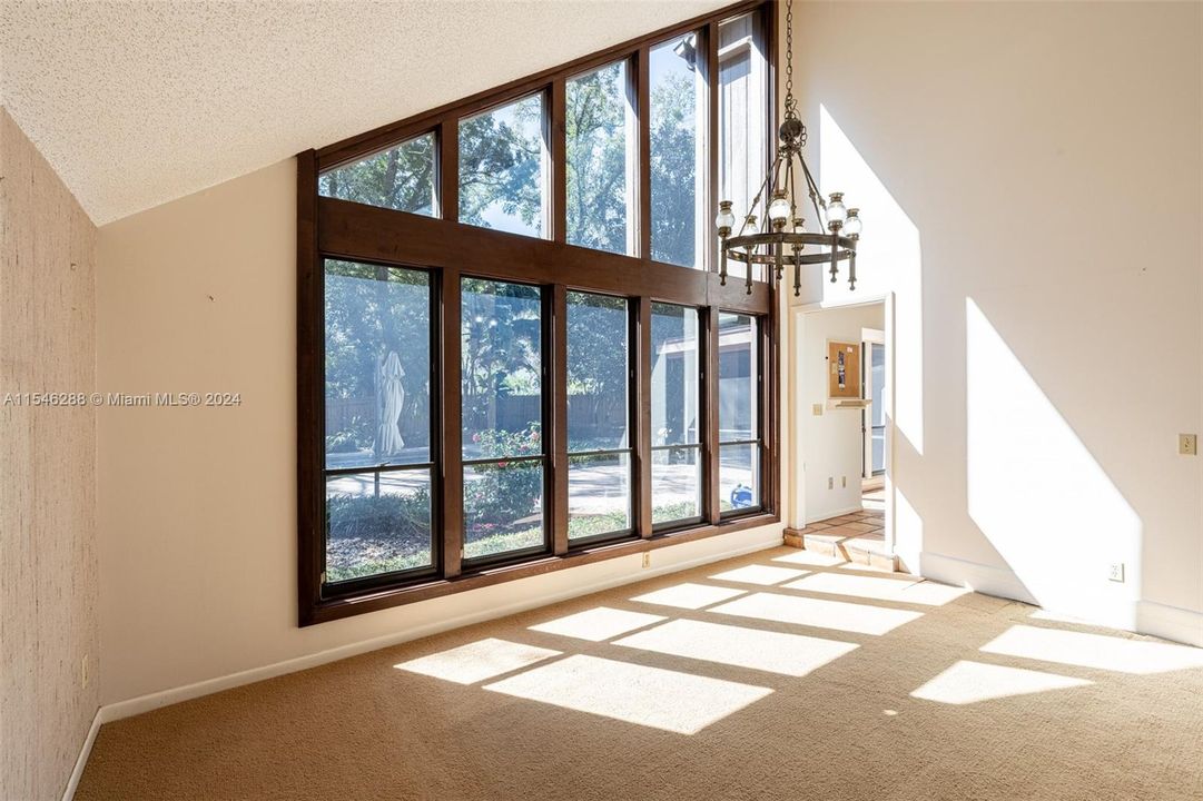 最近售出: $1,595,000 (5 贝兹, 3 浴室, 0 平方英尺)