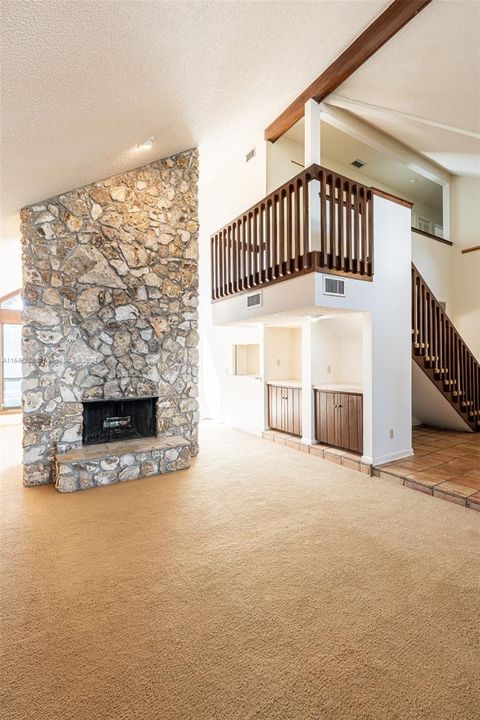 最近售出: $1,595,000 (5 贝兹, 3 浴室, 0 平方英尺)