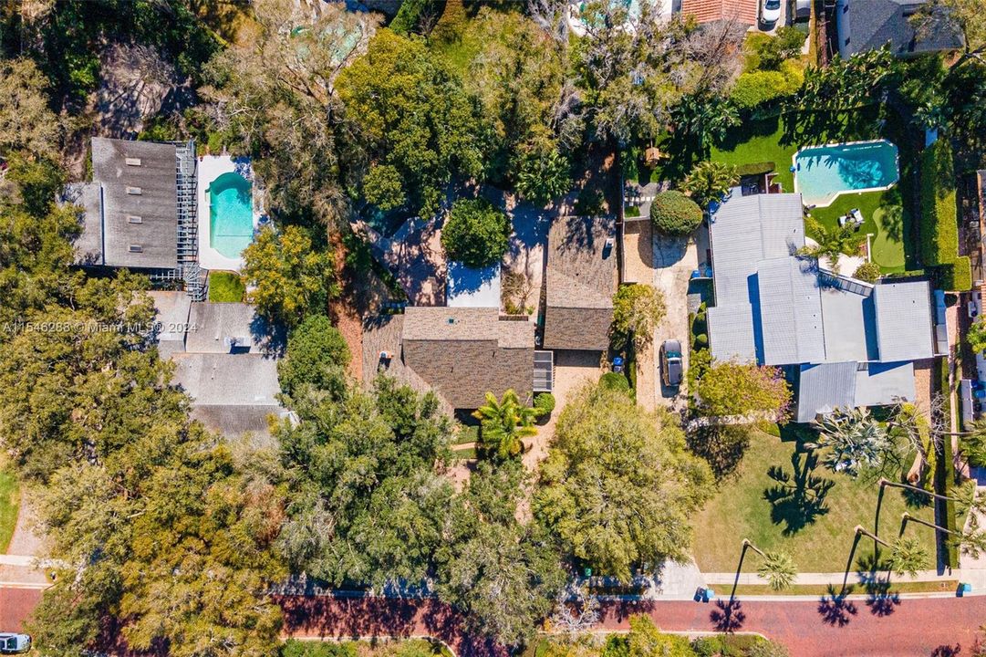 最近售出: $1,595,000 (5 贝兹, 3 浴室, 0 平方英尺)