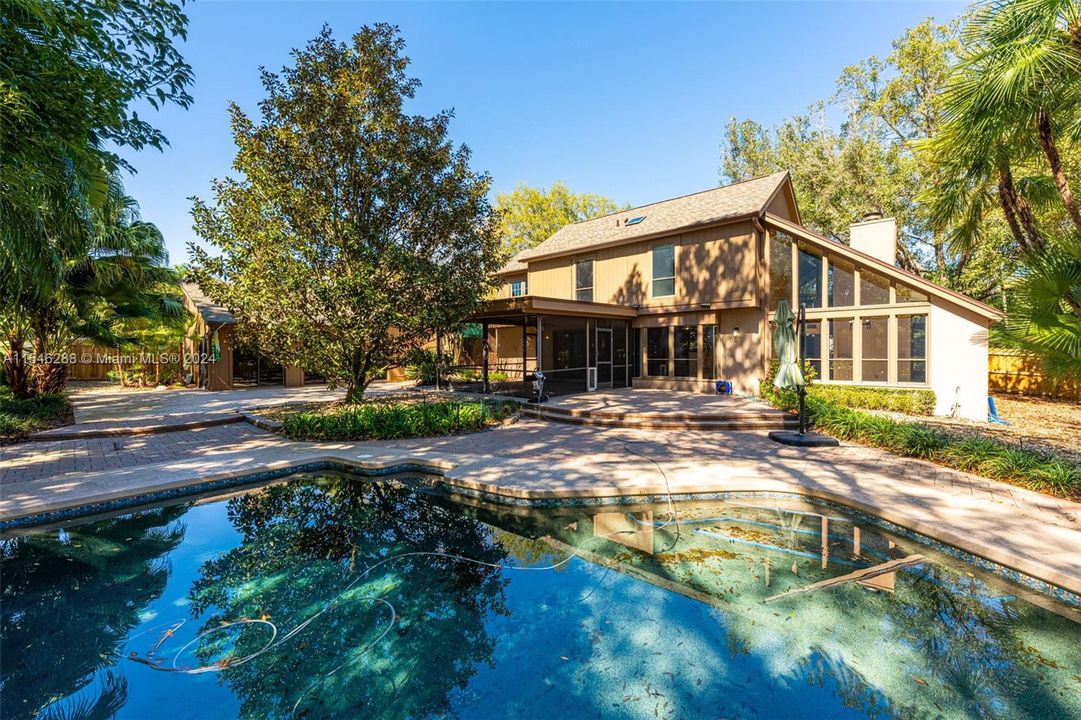 最近售出: $1,595,000 (5 贝兹, 3 浴室, 0 平方英尺)