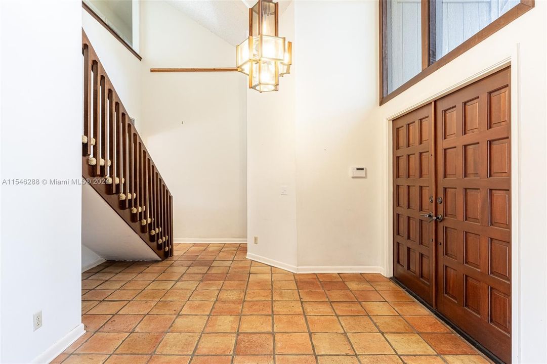 最近售出: $1,595,000 (5 贝兹, 3 浴室, 0 平方英尺)