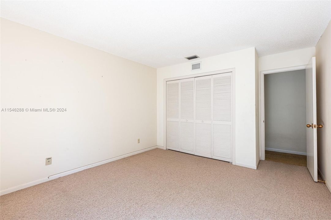 最近售出: $1,595,000 (5 贝兹, 3 浴室, 0 平方英尺)