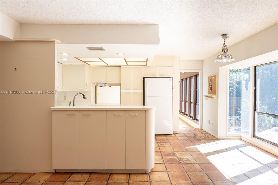 最近售出: $1,595,000 (5 贝兹, 3 浴室, 0 平方英尺)