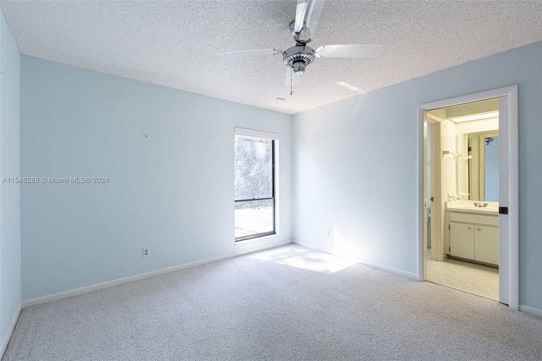 最近售出: $1,595,000 (5 贝兹, 3 浴室, 0 平方英尺)