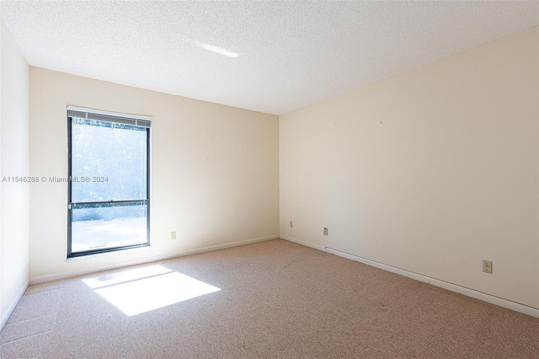 最近售出: $1,595,000 (5 贝兹, 3 浴室, 0 平方英尺)