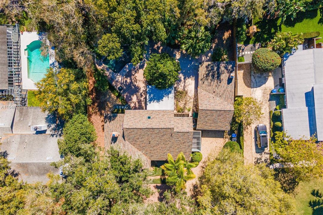 最近售出: $1,595,000 (5 贝兹, 3 浴室, 0 平方英尺)