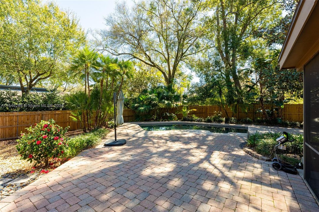 最近售出: $1,595,000 (5 贝兹, 3 浴室, 0 平方英尺)