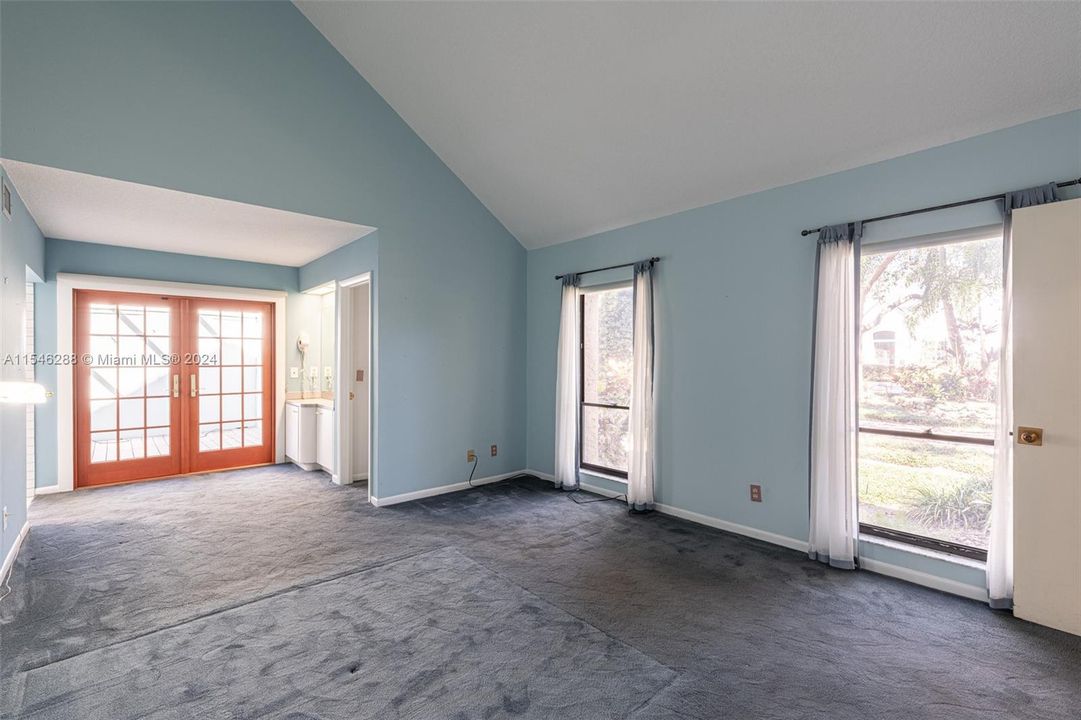 最近售出: $1,595,000 (5 贝兹, 3 浴室, 0 平方英尺)