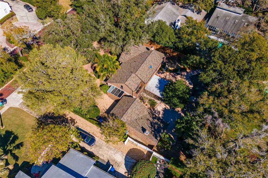 最近售出: $1,595,000 (5 贝兹, 3 浴室, 0 平方英尺)