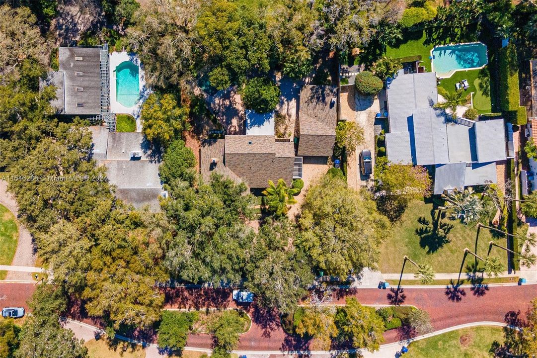 最近售出: $1,595,000 (5 贝兹, 3 浴室, 0 平方英尺)