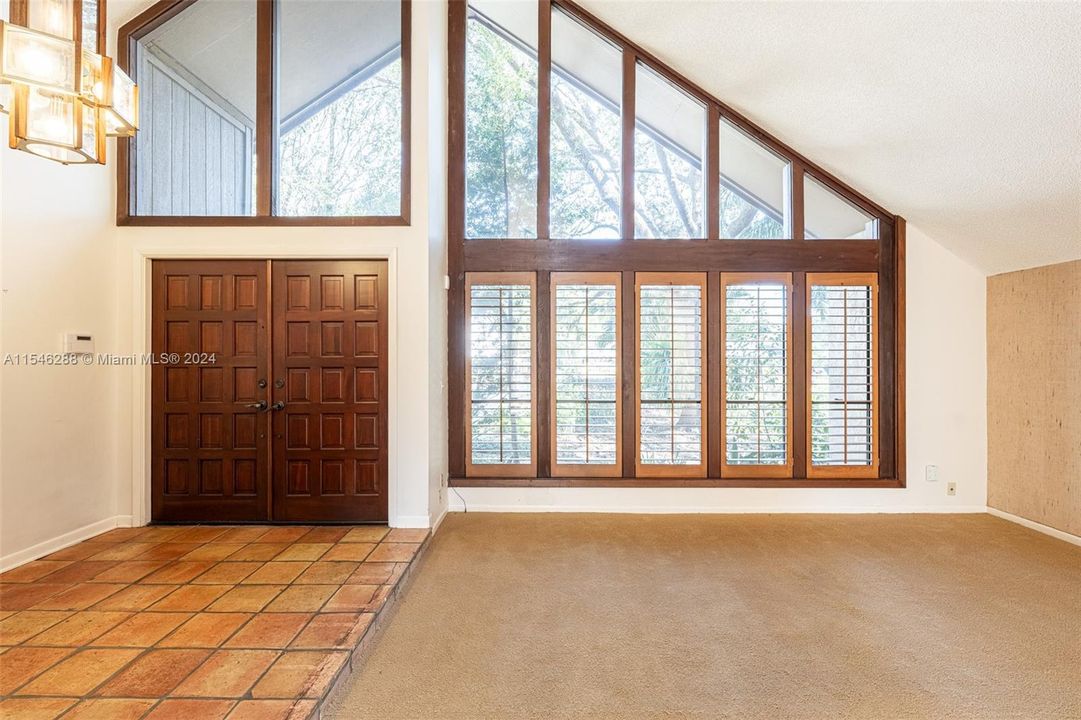 最近售出: $1,595,000 (5 贝兹, 3 浴室, 0 平方英尺)