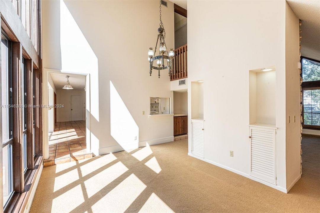 最近售出: $1,595,000 (5 贝兹, 3 浴室, 0 平方英尺)