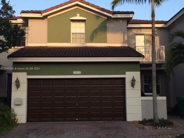 Recently Rented: $3,650 (3 beds, 2 baths, 2080 Square Feet)