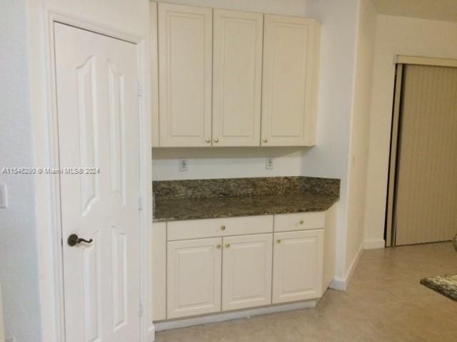 Recently Rented: $3,650 (3 beds, 2 baths, 2080 Square Feet)