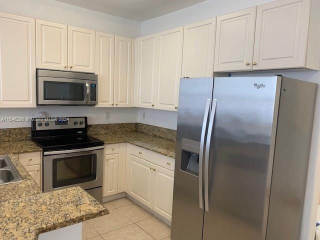 Recently Rented: $3,650 (3 beds, 2 baths, 2080 Square Feet)