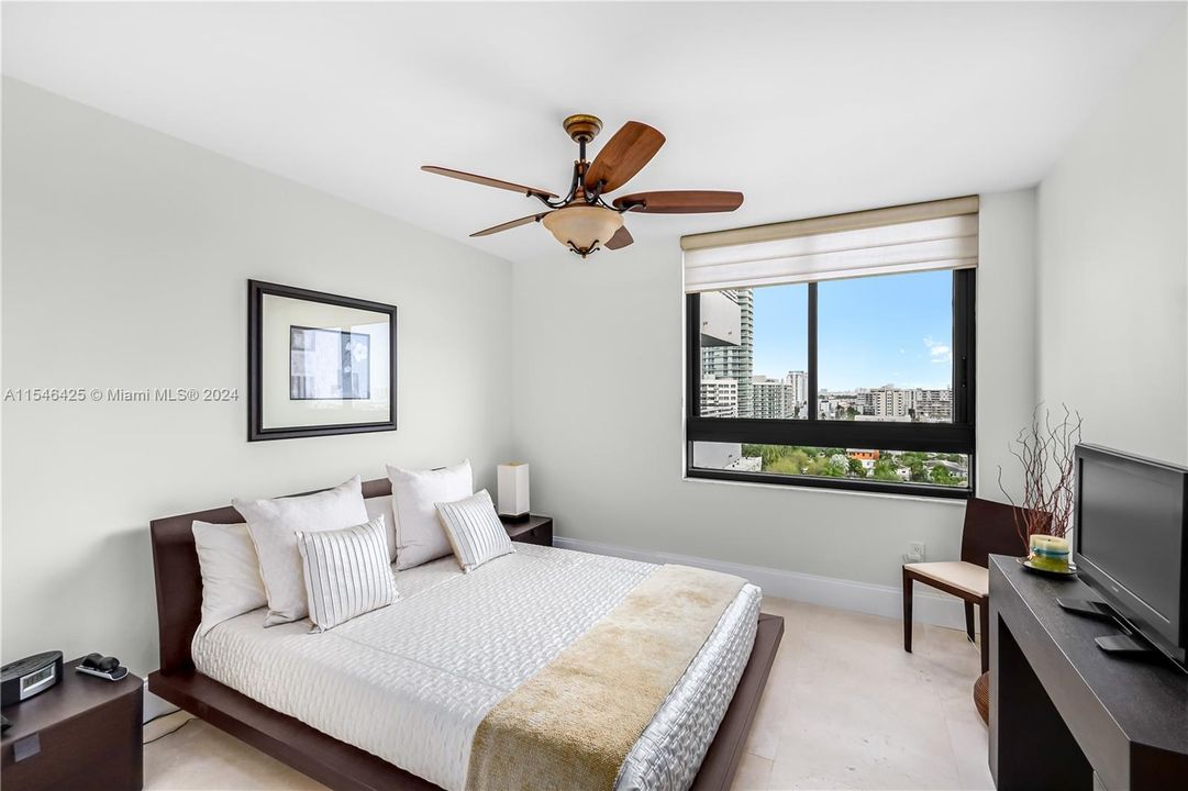 Recently Sold: $689,000 (2 beds, 2 baths, 1127 Square Feet)