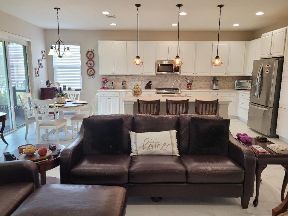 Recently Sold: $535,000 (3 beds, 3 baths, 0 Square Feet)