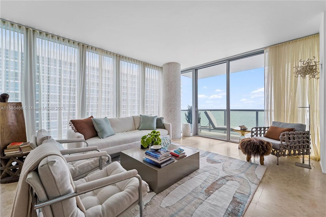 Recently Sold: $1,875,000 (2 beds, 2 baths, 1387 Square Feet)
