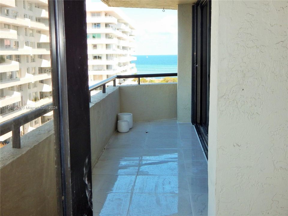 Recently Rented: $5,200 (2 beds, 2 baths, 1435 Square Feet)