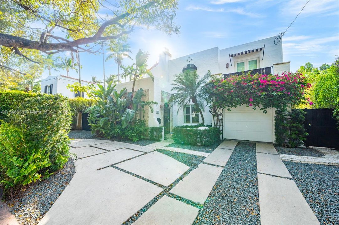 Active With Contract: $1,750,000 (4 beds, 3 baths, 1820 Square Feet)