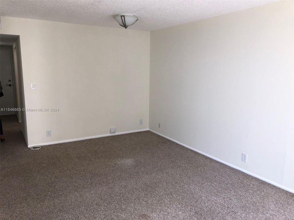 Recently Rented: $2,600 (1 beds, 1 baths, 868 Square Feet)