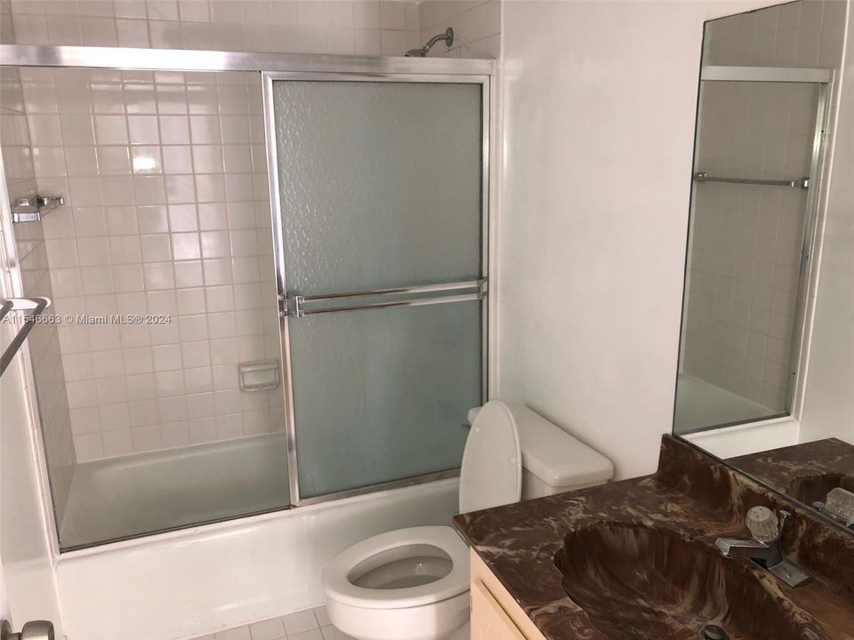 Недавно арендовано: $2,600 (1 спален, 1 ванн, 868 Квадратных фут)