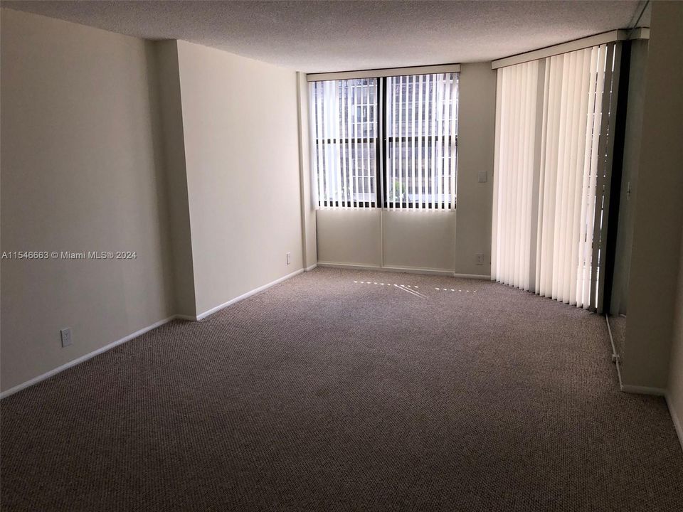 Recently Rented: $2,600 (1 beds, 1 baths, 868 Square Feet)
