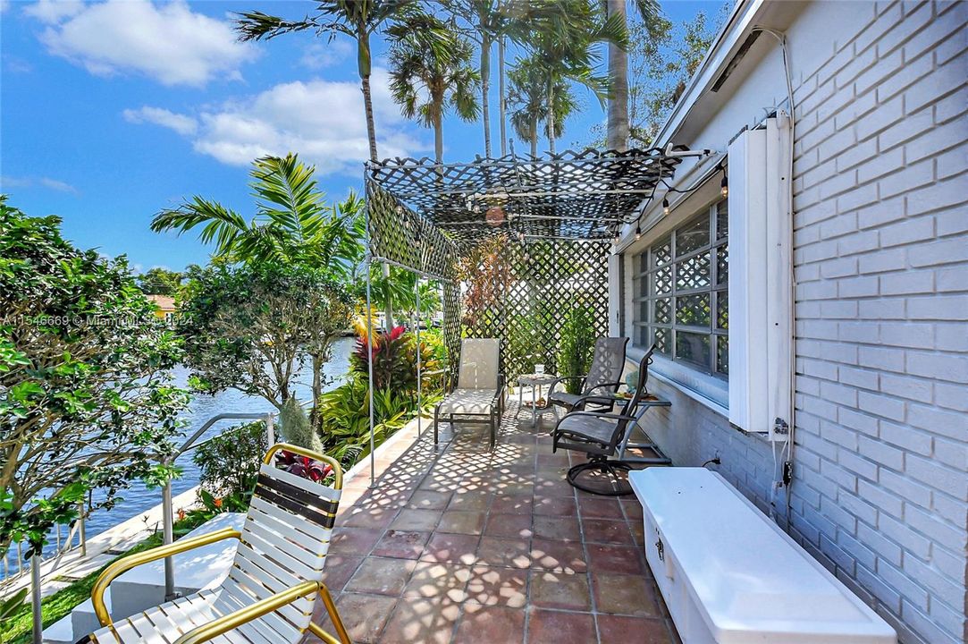 Recently Sold: $1,895,000 (4 beds, 3 baths, 2684 Square Feet)