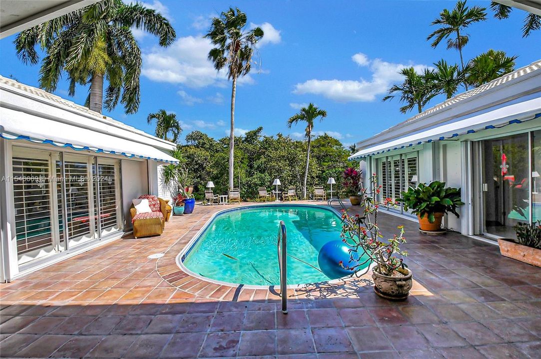 Recently Sold: $1,895,000 (4 beds, 3 baths, 2684 Square Feet)