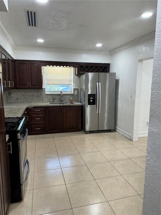 For Sale: $1,050,000 (3 beds, 2 baths, 1474 Square Feet)