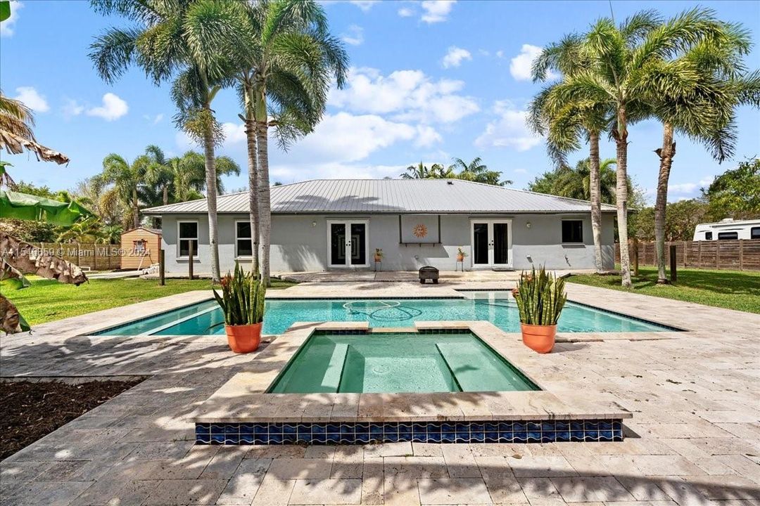 Recently Sold: $725,000 (4 beds, 2 baths, 2367 Square Feet)