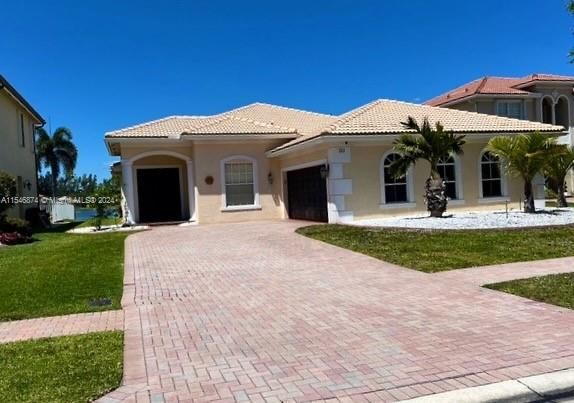 Active With Contract: $659,900 (4 beds, 3 baths, 2406 Square Feet)