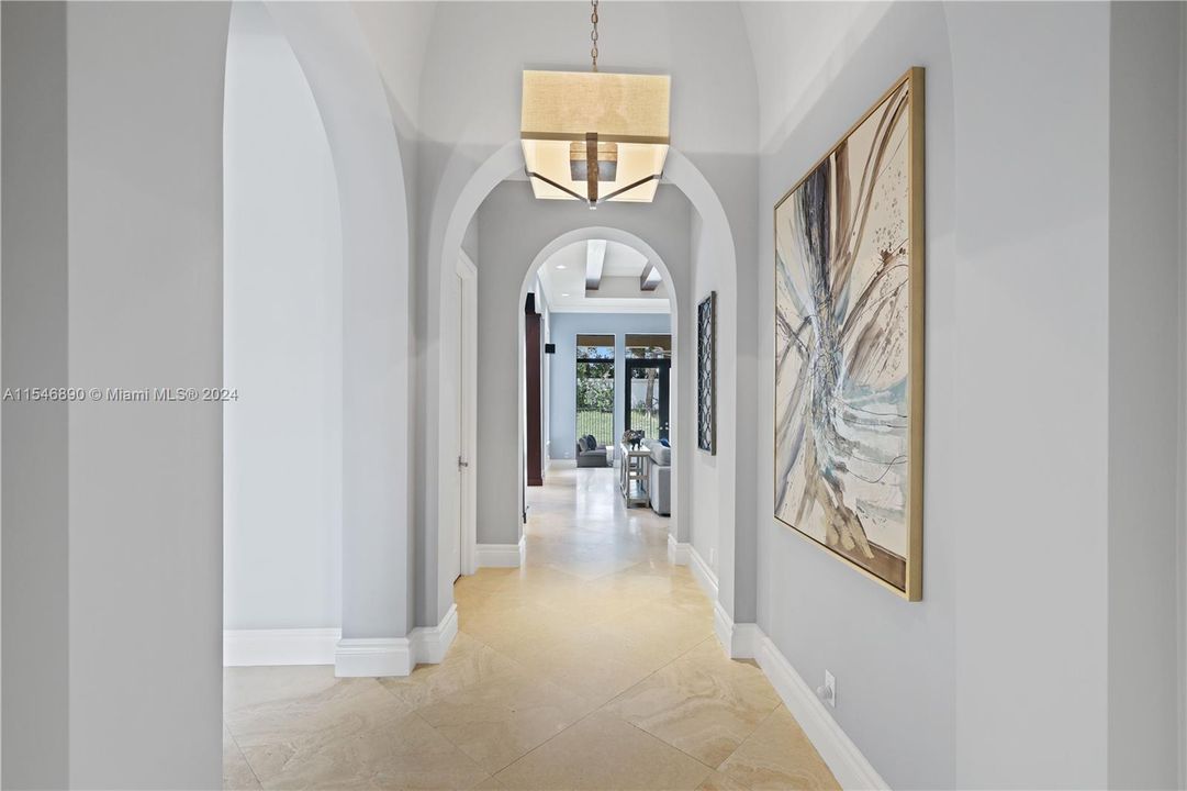 Recently Sold: $3,200,000 (6 beds, 7 baths, 6531 Square Feet)