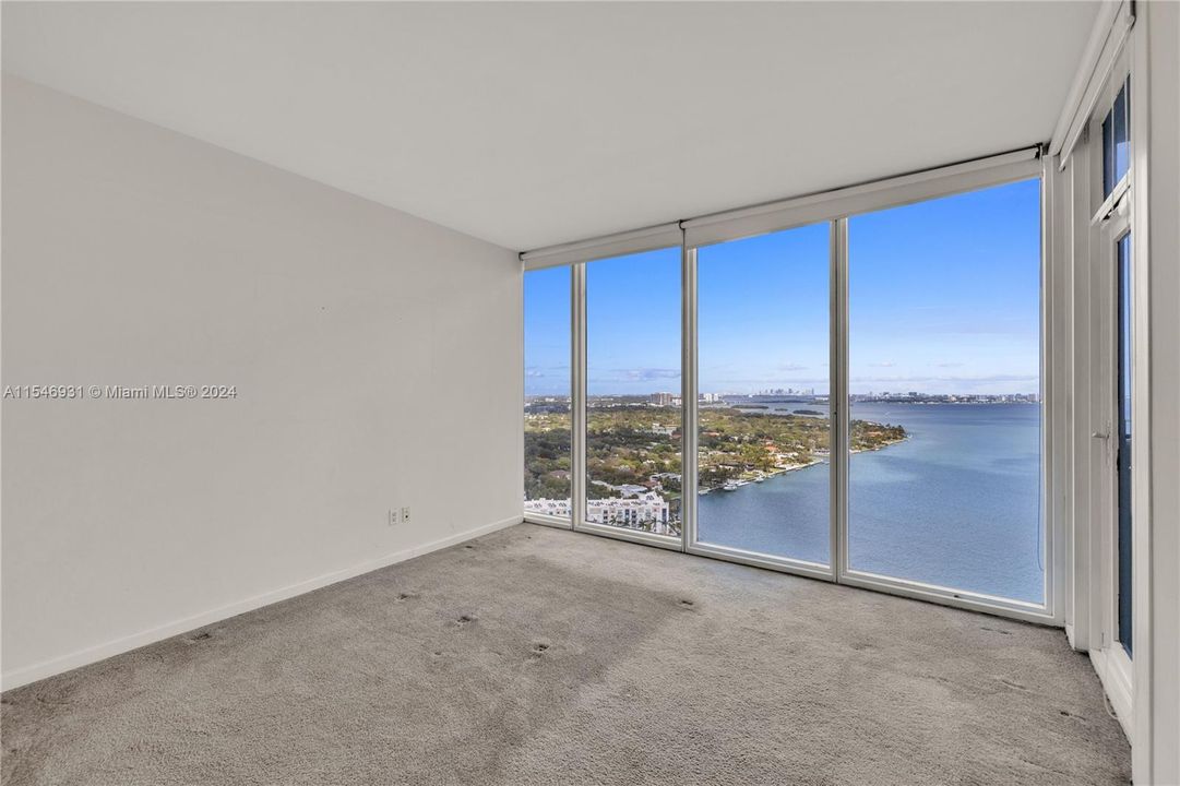 Recently Rented: $3,300 (1 beds, 1 baths, 773 Square Feet)