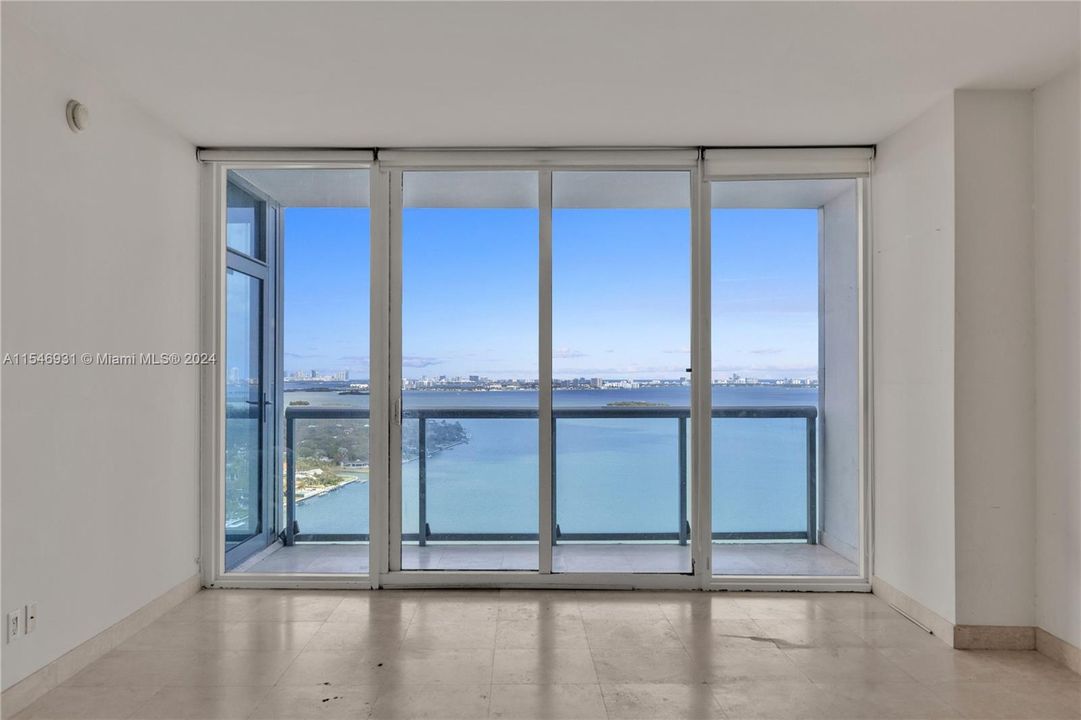 Recently Rented: $3,300 (1 beds, 1 baths, 773 Square Feet)