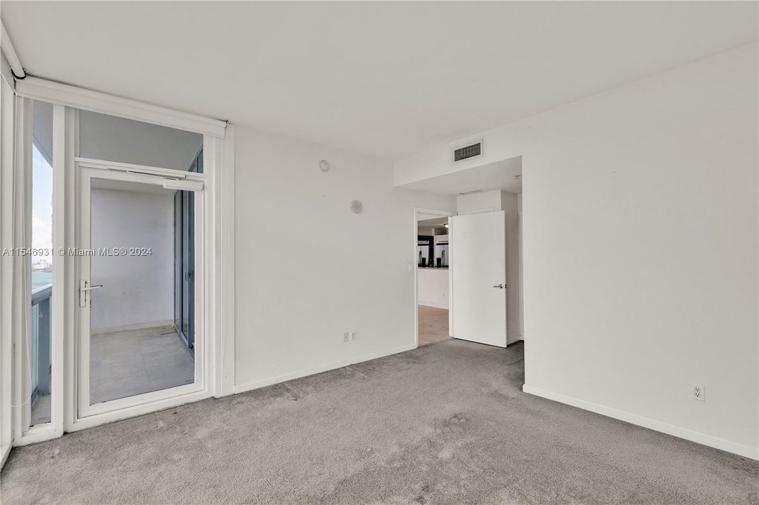 Recently Rented: $3,300 (1 beds, 1 baths, 773 Square Feet)