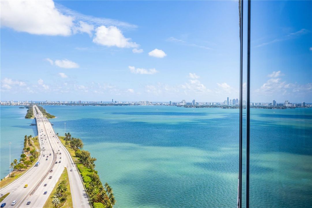 Recently Rented: $3,300 (1 beds, 1 baths, 773 Square Feet)