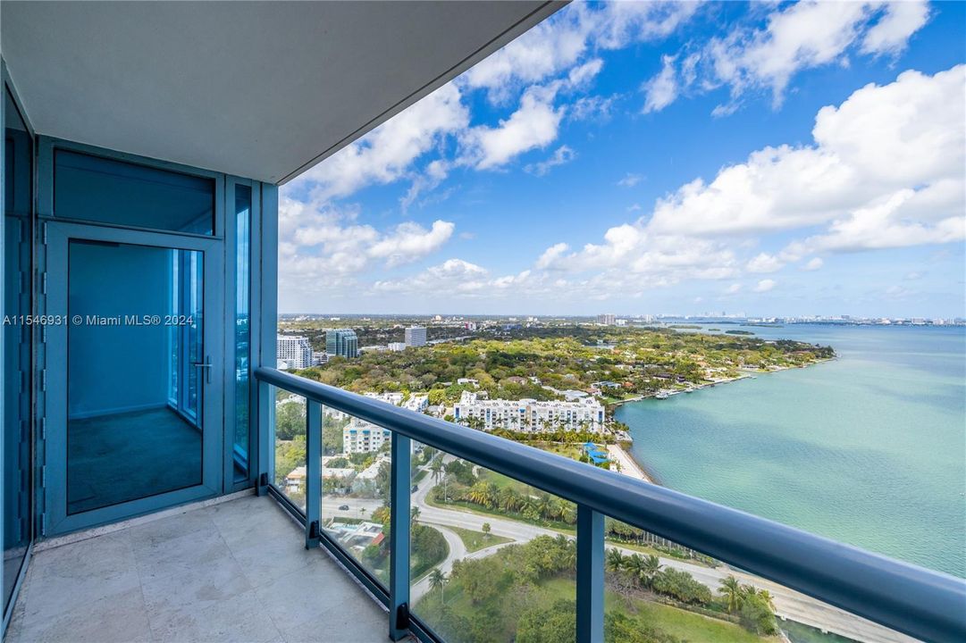 Recently Rented: $3,300 (1 beds, 1 baths, 773 Square Feet)