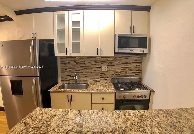 Recently Rented: $1,900 (1 beds, 1 baths, 0 Square Feet)