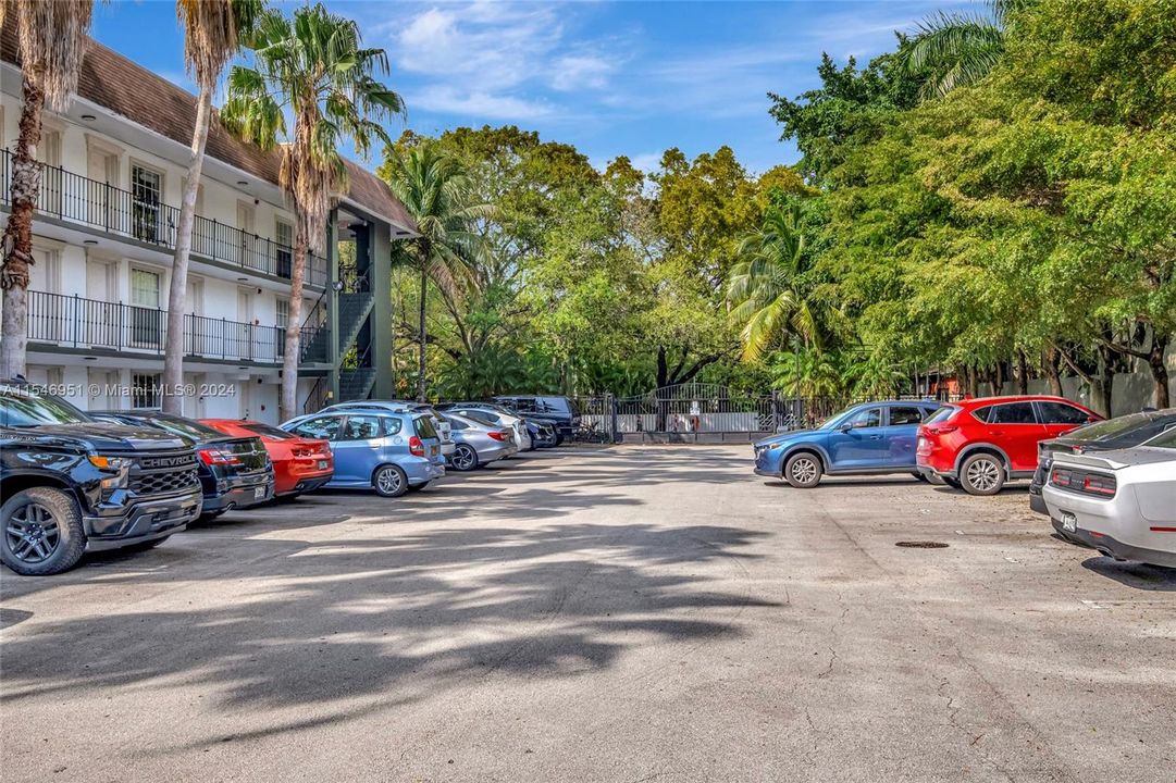 Recently Rented: $1,900 (1 beds, 1 baths, 0 Square Feet)