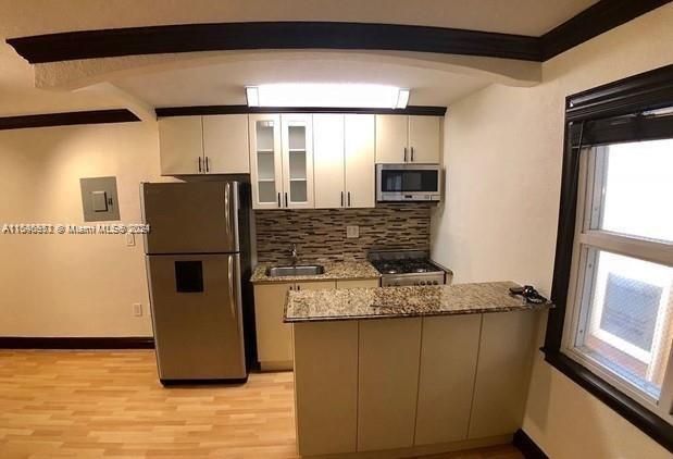 Recently Rented: $1,900 (1 beds, 1 baths, 0 Square Feet)