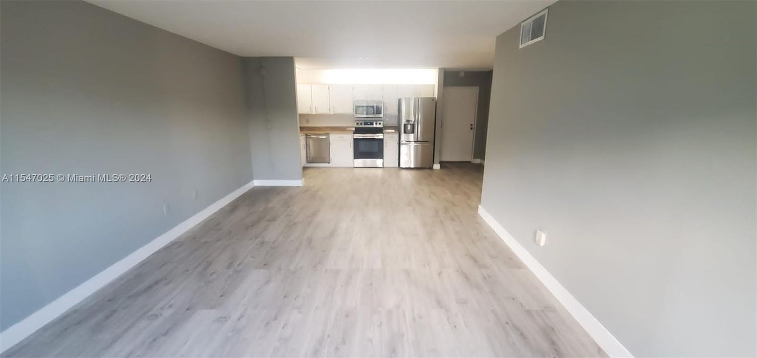 Recently Rented: $1,890 (2 beds, 1 baths, 1075 Square Feet)