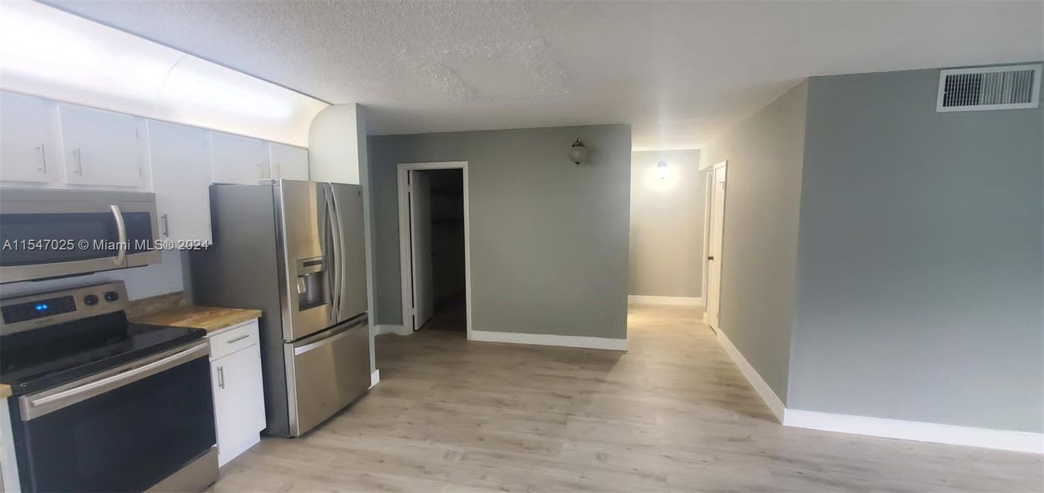 Recently Rented: $1,890 (2 beds, 1 baths, 1075 Square Feet)