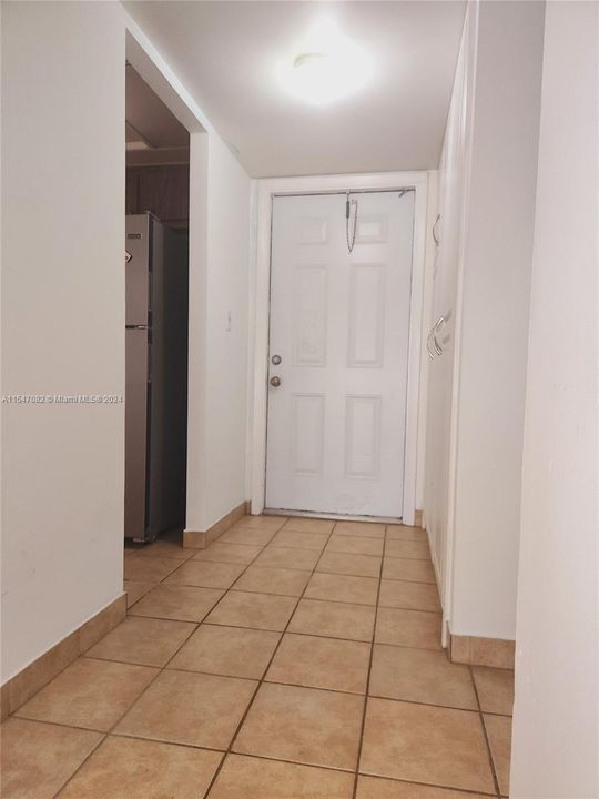 Active With Contract: $90,000 (1 beds, 1 baths, 640 Square Feet)